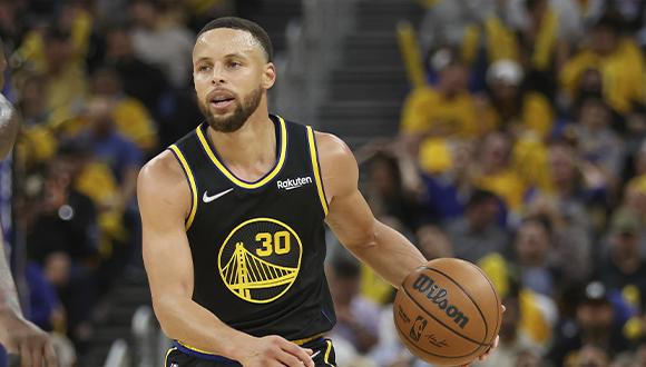 NBA西决“水花兄弟”大战“007”，勇士七人上双主场大胜