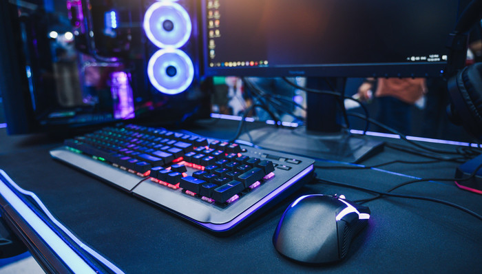 传奇公司的传奇创始人：一款游戏卖22年，一个人对苹果说“不”