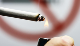 长期吸烟的人群要注意，脸部出现这3种异常，说明肺部已被损伤