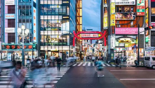 内容社区,监管,商业化