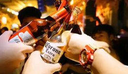 海伦司的酒要醒了