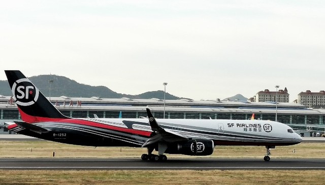 Cargo pilots on cloud nine as skies fill with shopping