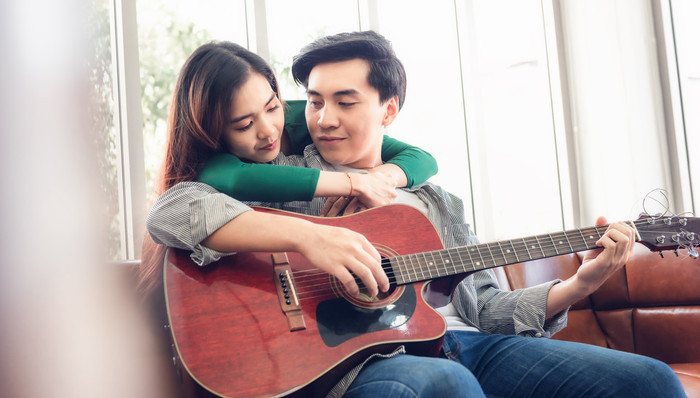 又是一年520！“以你之名，冠我保单”的夫妻互保模式靠谱吗？