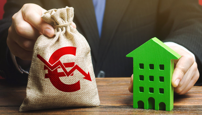 5年期LPR下调15个基点，首套房利率最低可至4.25%