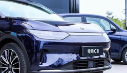 零跑硬刚“蔚小理”