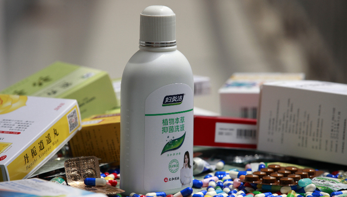 妇炎洁营销翻车背后：仁和药业实控人杨文龙和它的那些争议产品