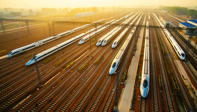 重新探究市场与国家之间的关系：《市场、国家与民众》书评