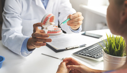 IPO雷达｜困于温州的中国口腔六战港交所，凭一家门店撑起七成营收