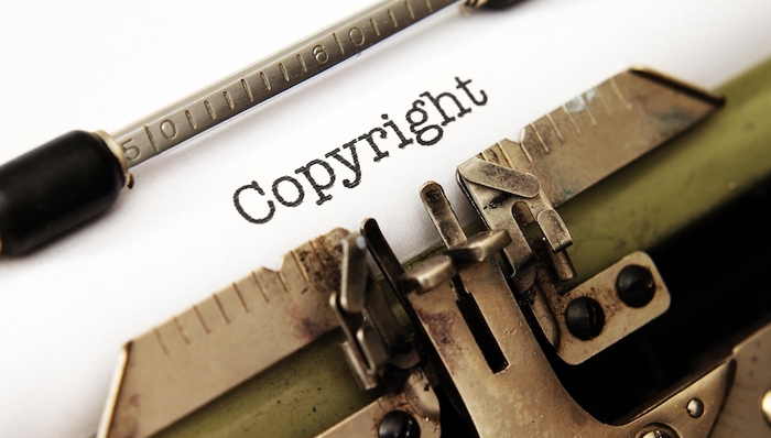 关于小满广告的“抄袭套娃”，该如何辨析？