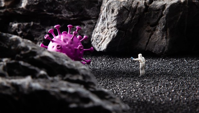 直通部委 | 卫健委：全国疫情整体呈稳定下降态势 五部门：大中小学教材出问题要追责