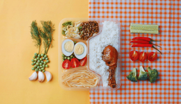 老乡鸡PK乡村基：中式连锁快餐打响中局之战