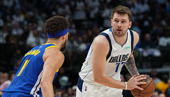 NBA西部决赛没有横扫剧情，独行侠“雨中”扳回一城