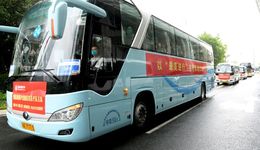 感謝醫(yī)務(wù)人員無(wú)私奉獻(xiàn)和辛勞付出！李強(qiáng)為援滬醫(yī)療隊(duì)送行