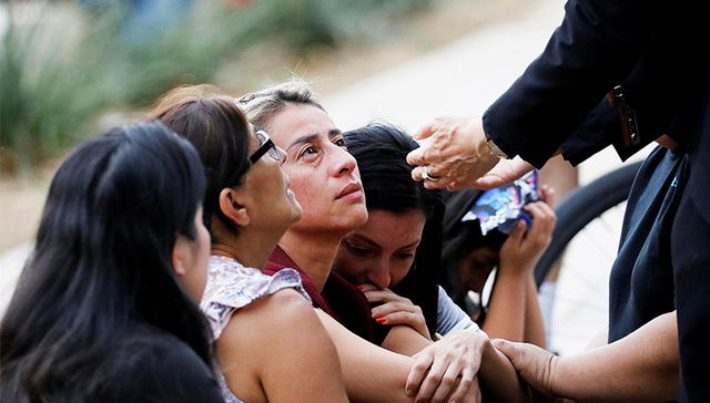 【图集】美国发生十年来“最致命校园枪击案”，国会大厦降半旗哀悼