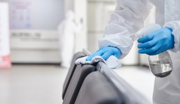 衛(wèi)健委回應(yīng)“入戶消殺”：要加強(qiáng)溝通，嚴(yán)格按照規(guī)范和流程執(zhí)行