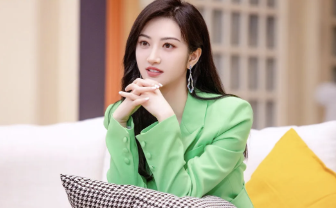 景甜因违法广告代言被罚722.12万，其参演多部剧集待播