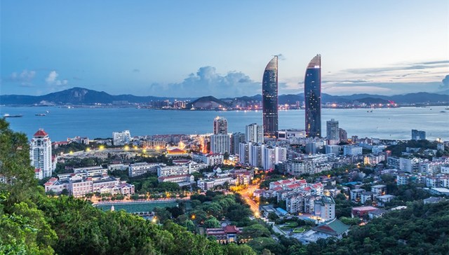 厦门全面放宽落户条件，往届本科距离法定退休年龄5年以上即可落户