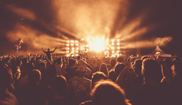 线上演唱会火了，是情怀更是商机