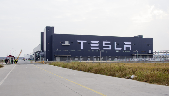 双班生产恢复七成产能，特斯拉有望在6月全面恢复正常水平