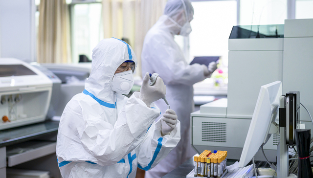 【法治面】多家核酸检测机构被查，该当何罪？