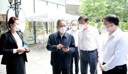 “防疫情、穩(wěn)經(jīng)濟(jì)、保安全”大走訪大排查啟動，李強實地檢查正常生產(chǎn)生活秩序恢復(fù)情況