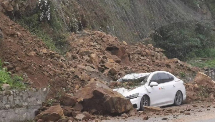启动应急预案！险企已接四川雅安地震报案27件，寿险、车险、家财险各发挥哪些作用？