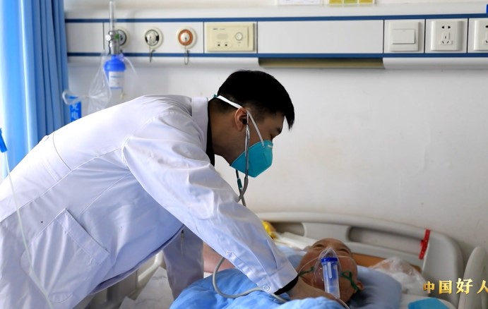 “网红”医生高巍：医者大爱暖人心 温情科普惠民众