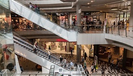 领展房托基金加速资产收购，已斥资近77亿买入内地物业