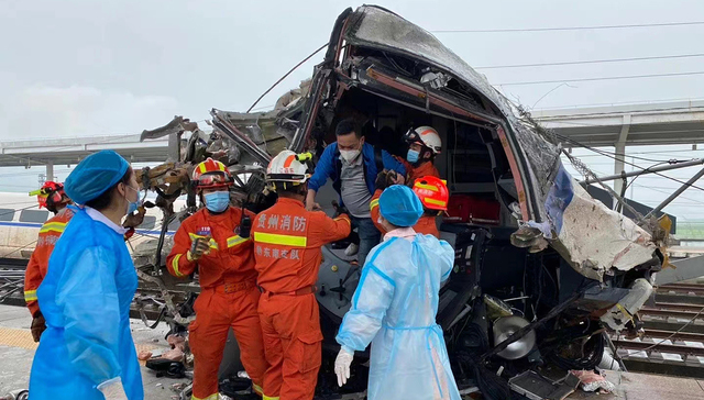 泥石流塌方多次导致列车事故，铁路险情为何难以自动预警？