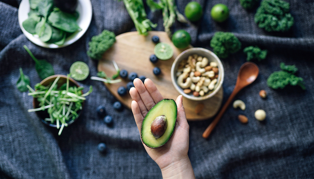 牛油果启示录：网红水果本土化的100种可能｜寻找中国果王②