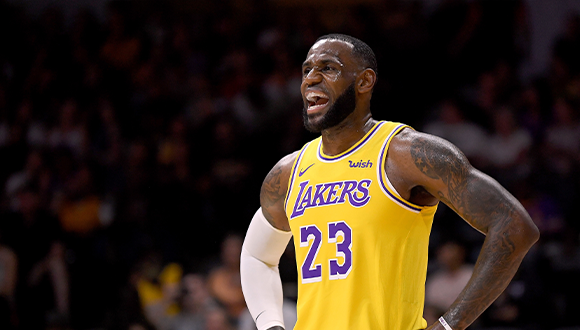 勒布朗·詹姆斯年收入破亿，成为NBA唯一身家超10亿美元的现役球员