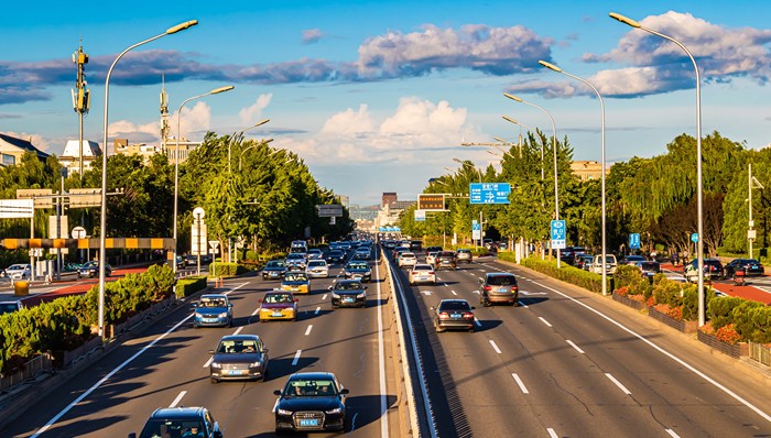 《新能源汽车市场长期展望》：交通行业有望通过电气化到2050年实现净零排放