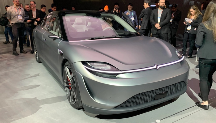 闪电快讯 | 首款汽车机器人概念车发布前夕，集度汽车副总裁朱江被爆离职