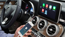 苹果上车，特斯拉关门