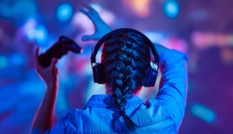 用AI塑造會(huì)發(fā)脾氣、更像真人的NPC，小冰的游戲之路能走多遠(yuǎn)？