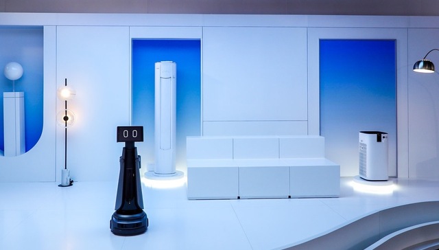 美的推出首个家庭服务机器人，“机器人管家”能普及吗？