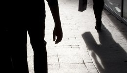 光明時評：圍毆女性、種地道歉、鐵絲鎖門：唐山為何一個月三次熱搜？