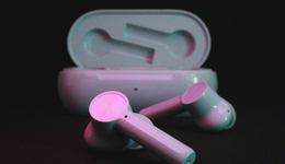 无招和李楠们都有同一个梦想：把中国的“Airpods”卖给老外