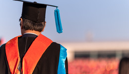 赴英读博的国际生人数下降，但自费的中国学生在增加