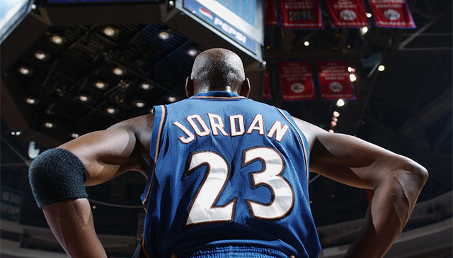 球星卡持续火爆，迈克尔·乔丹新秀卡拍出百万美元