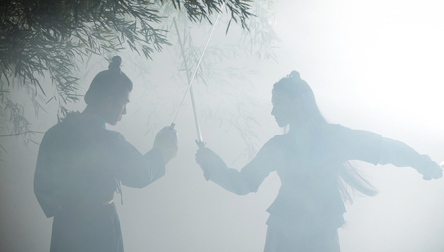 文旅局长变装“笑傲江湖”侠客，推广甘孜旅游再上热搜