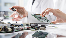 股價創(chuàng)新高，半年報凈利翻倍式增長，振華科技的業(yè)績“水分”有多少？