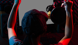 董宇輝引爆“內(nèi)容時尚”