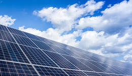 顶着近500亿的负债，组件龙头天合光能要一体化大扩产