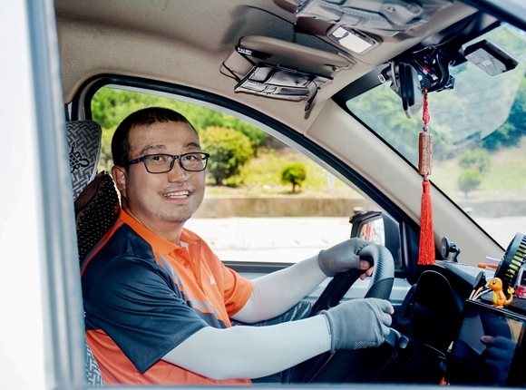 2.5万个货车司机故事里，我们看到了五味人生 