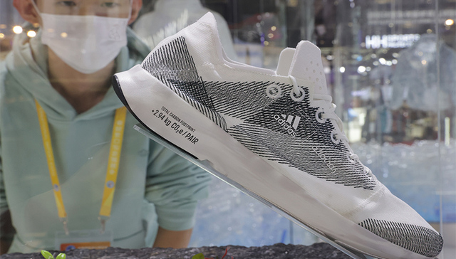 消费者拒为环保溢价买单，运动品牌的环保鞋叫好不叫卖