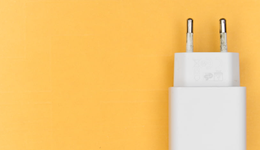 用一根数据线称霸华强北？三年营收52亿的绿联上市能被看好吗？