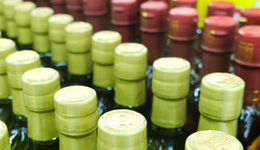 “酱油茅”腰斩，海天味业高端走不通？