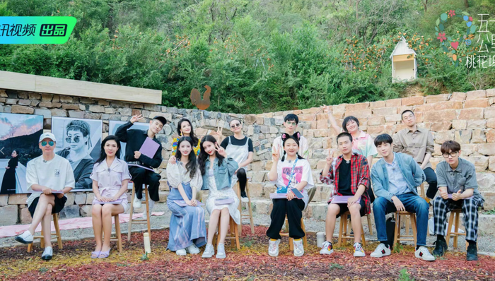 “尴尬”出圈，综艺破题