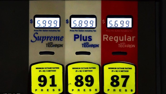 美国油价屡创新高，拜登手里还有哪些牌？